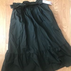 Uniqlo forest green tiered midi skirt